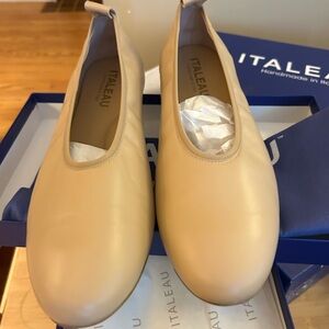 ITALEAU Women's Cream Leather Slip-On Ballet Flats